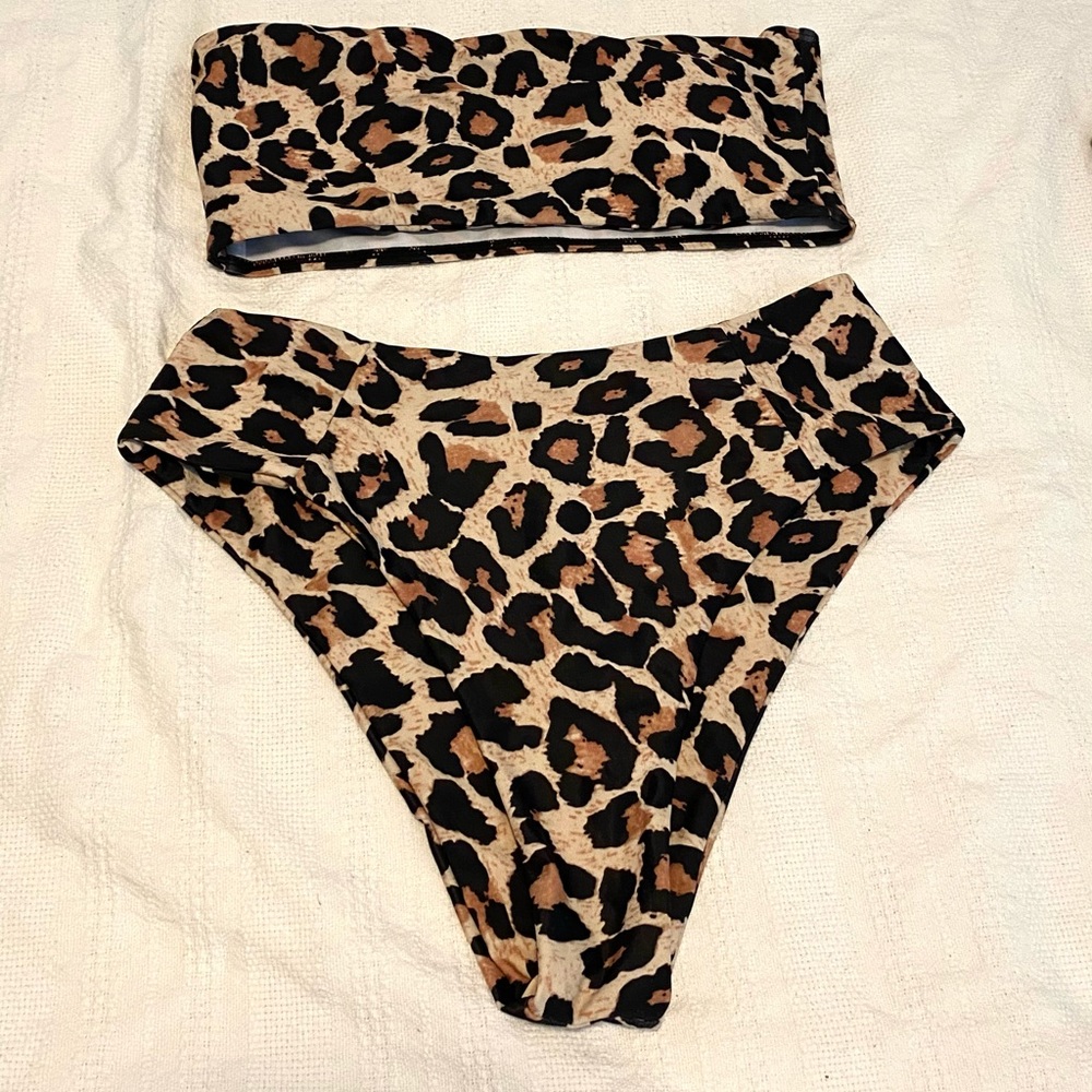 NWOT leopard bikini set